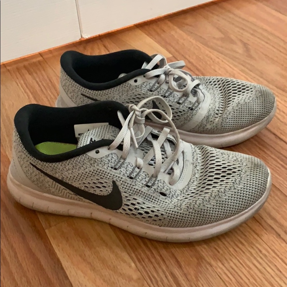 Women’s Nike Free Run Sneakers